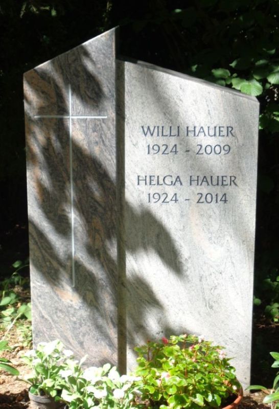 2.-Inschrift Migmatit Gravur patiniert