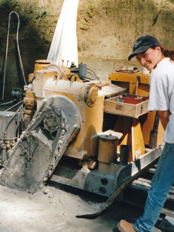 Schraemmaschine-im-Steinbruch