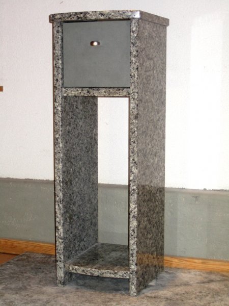 Möbel mit Schublade